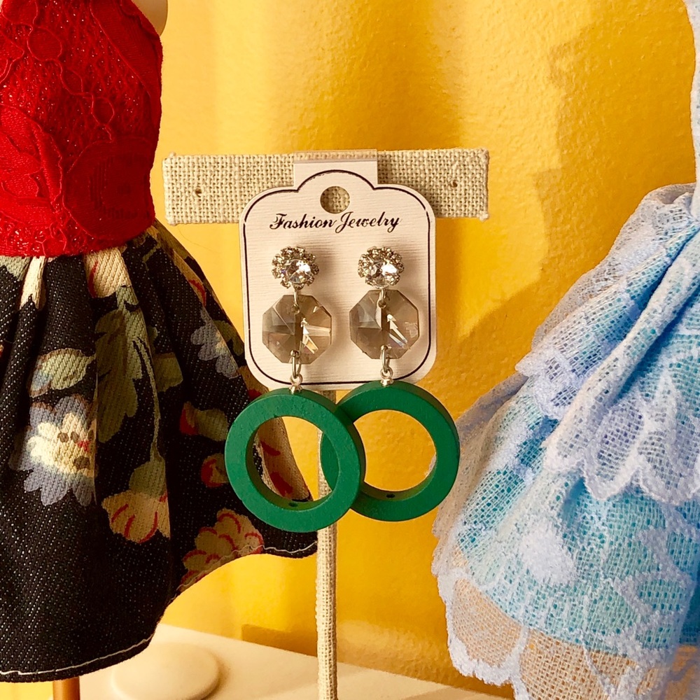 Green circle earrings
